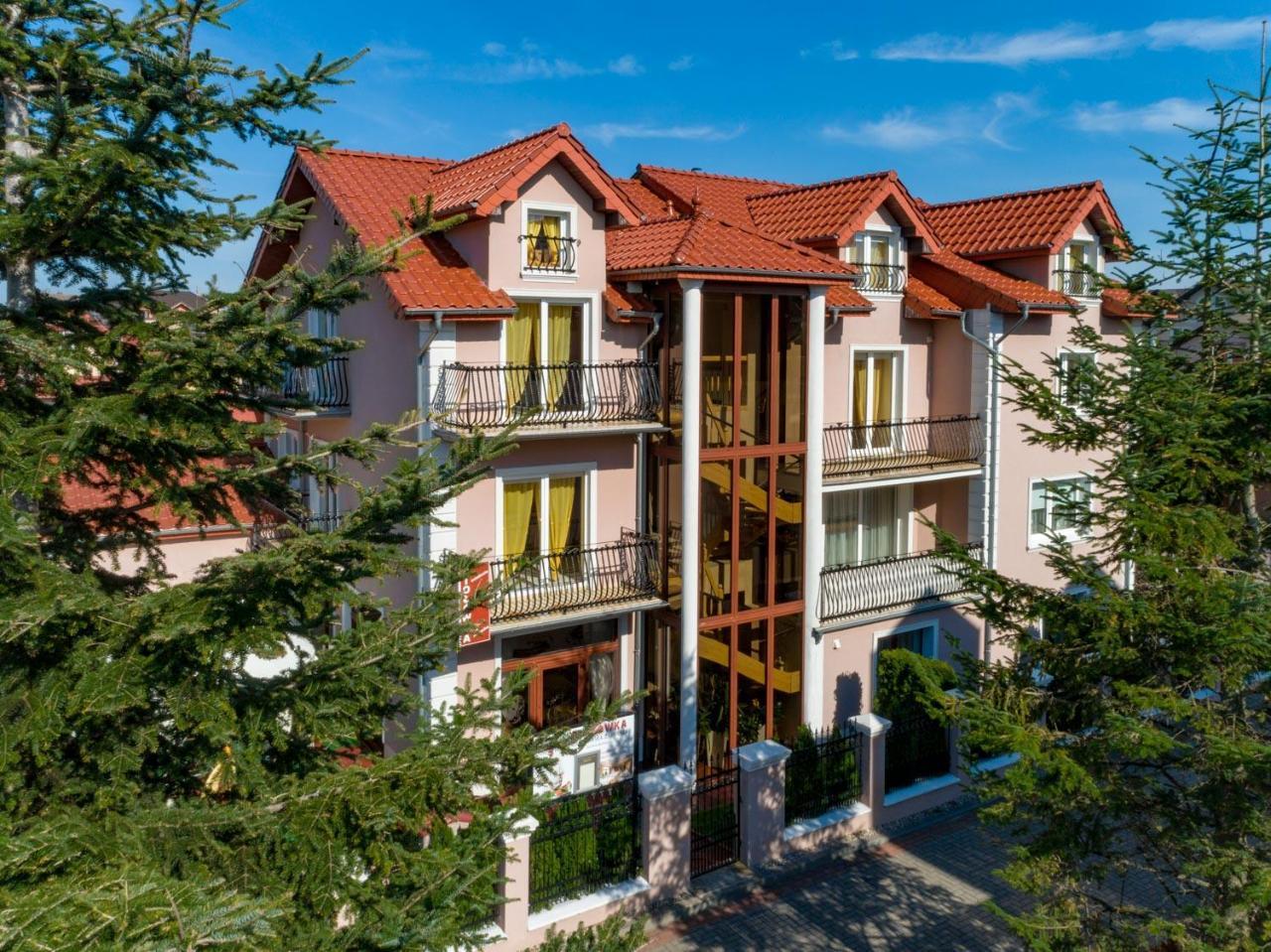 Pensjonat Marynarski - Apartamenty Darlowko Ngoại thất bức ảnh