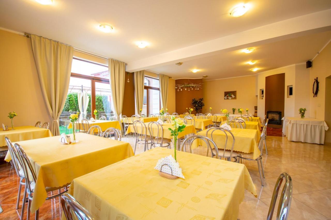 Pensjonat Marynarski - Apartamenty Darlowko Ngoại thất bức ảnh